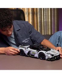 LEGO - 42214 Lamborghini Revuelto Super Sports Car