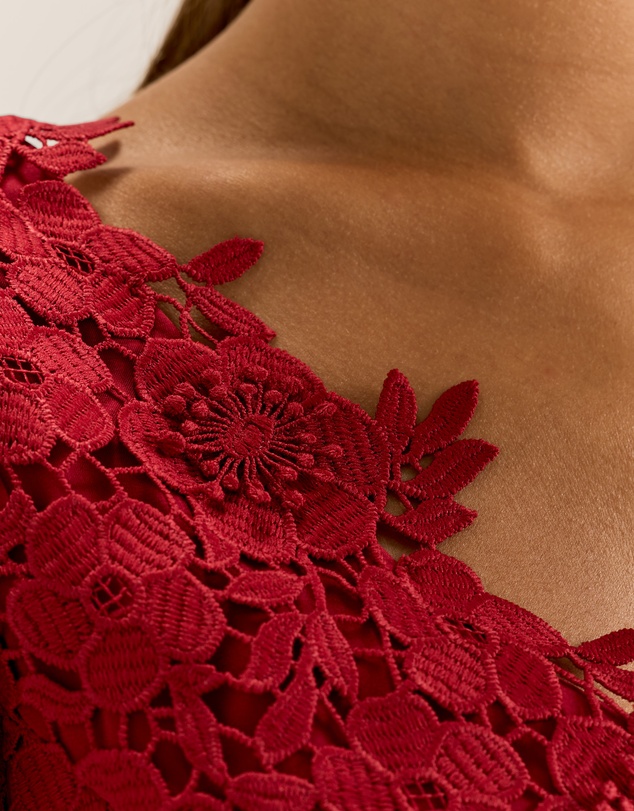 Review - Admire Lace Dress