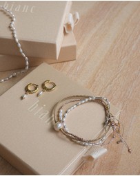 Bianc - Clam Earrings
