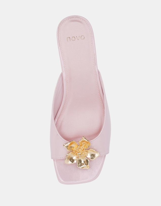 Novo - Willodean-With Trim Wedges