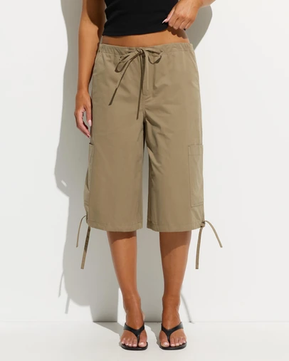 Dazie - Sofia Low Rise Cargo Shorts