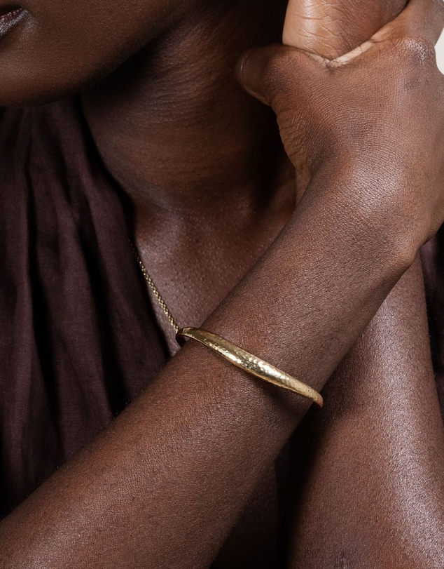 Dower & Hall - Women's Curved Nomad Cuff Bangle In Gold Vermeil