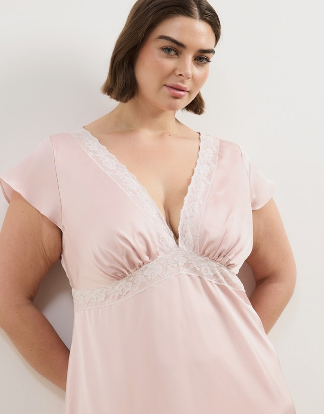 Atmos&Here Curvy - Becca Lace Trim Satin Maxi Dress
