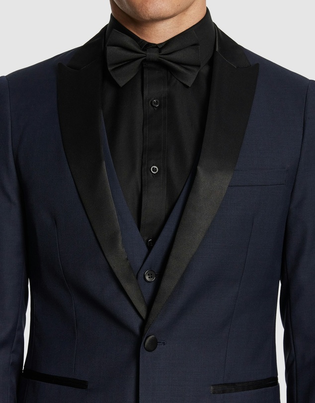 yd. - Casino Slim Tuxedo