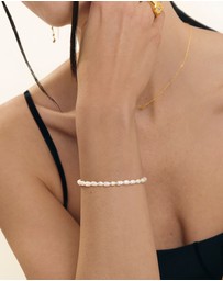 HOUSE OF SLANI - Dainty Freshwater pearl bracelet