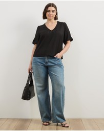 Atmos&Here Curvy - Aurelia V-Neck Puff Sleeve Blouse
