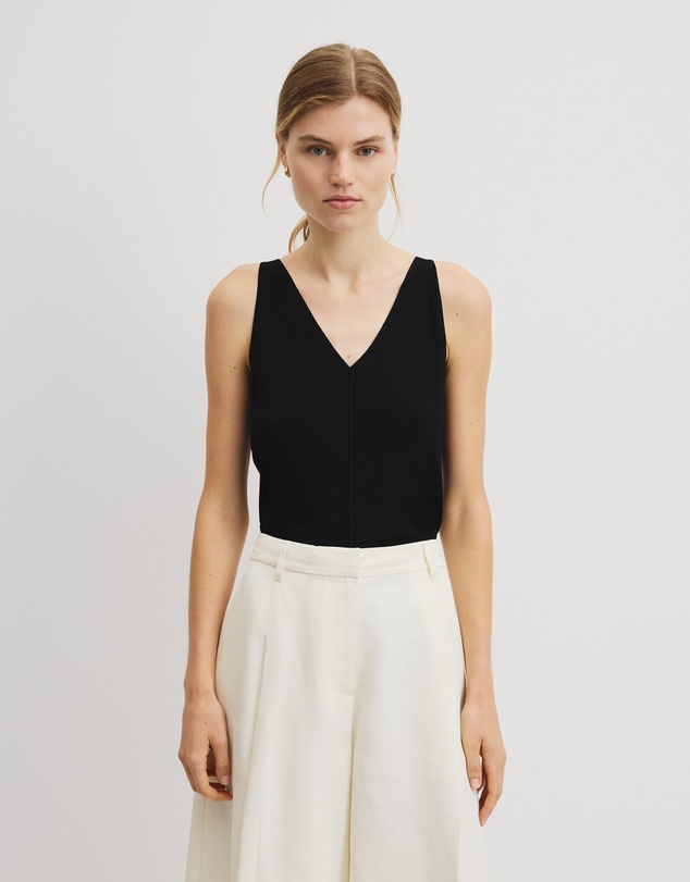 Country Road - V-neck Rib Detail Knit Tank