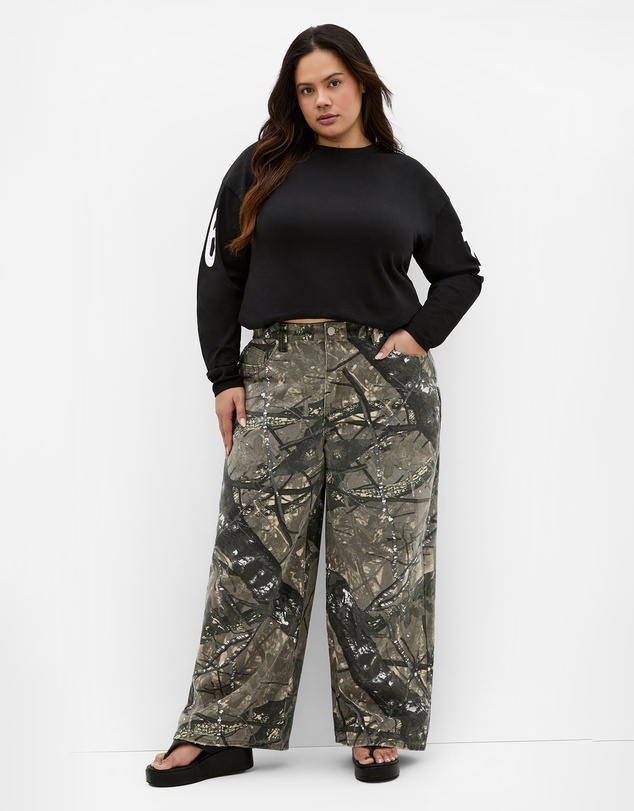 City Chic - Oversized Brklyn Long Sleeve Cotton Tee