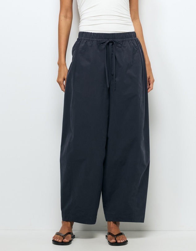 AERE - Cotton Barrel Leg Pants