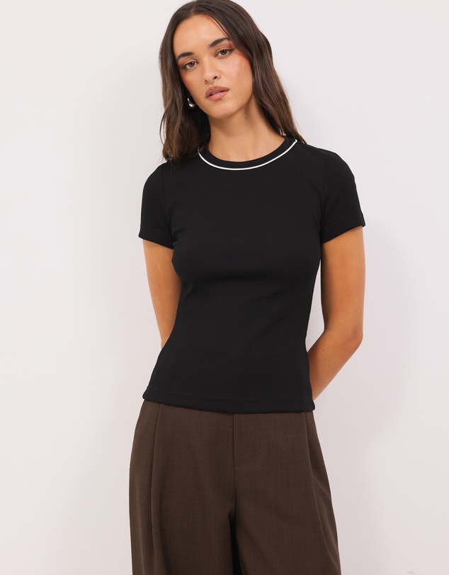 Calli - Taylor Rib Tee
