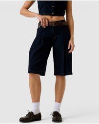 GUESS Jeans - GUESS JEANS Classic Pleated Bermuda Shorts