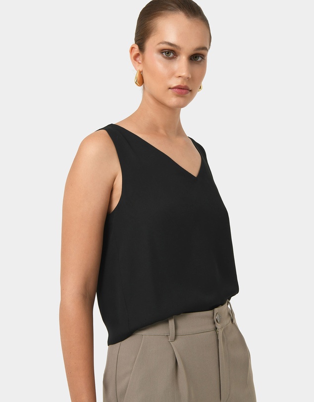 Forcast - Blair V-Neck Crop Top