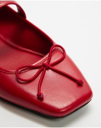 Dazie - Poppy Buckle Ballet Flats