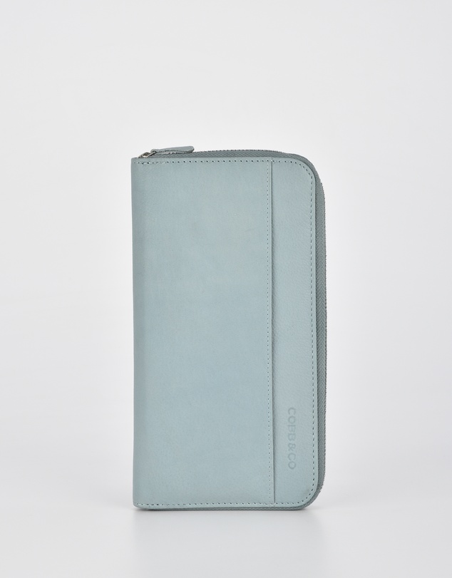 Cobb & Co - Dayna Leather Passport/Document RFID Wallet