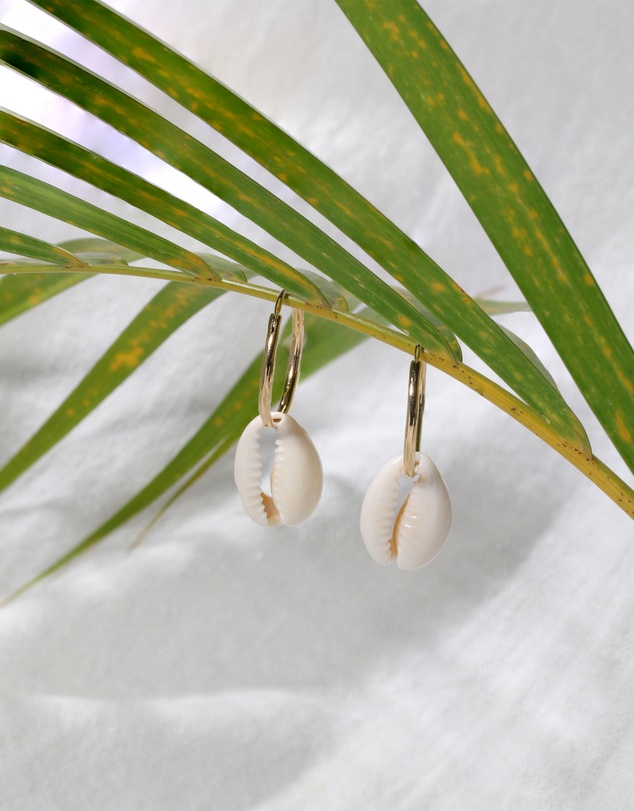 Elli Jewelry - Cowrie Shell Hoop Earrings in Gold-Plated 925 Silver