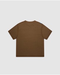 Larriet - Blind Tee