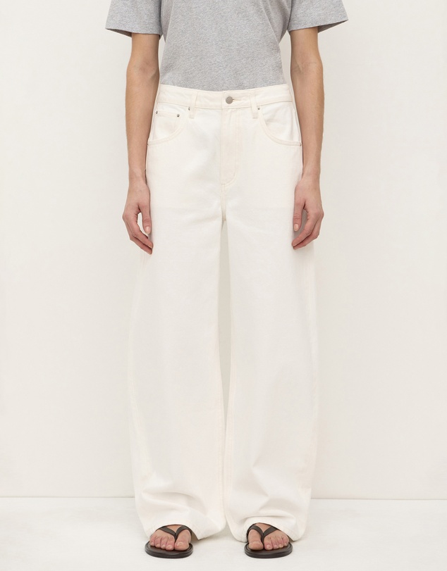 Assembly Label - Low Curve Mid Rise Jeans