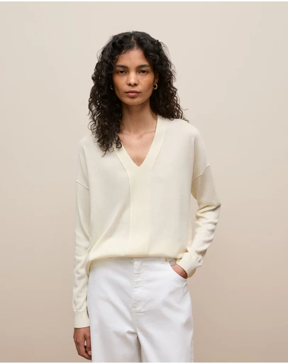 Trenery - Merino V Neck Knit in Ivory