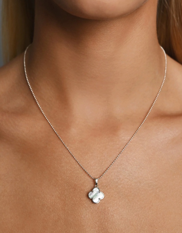 Von Treskow - Adjustable Clover (Mother of Pearl) Necklace