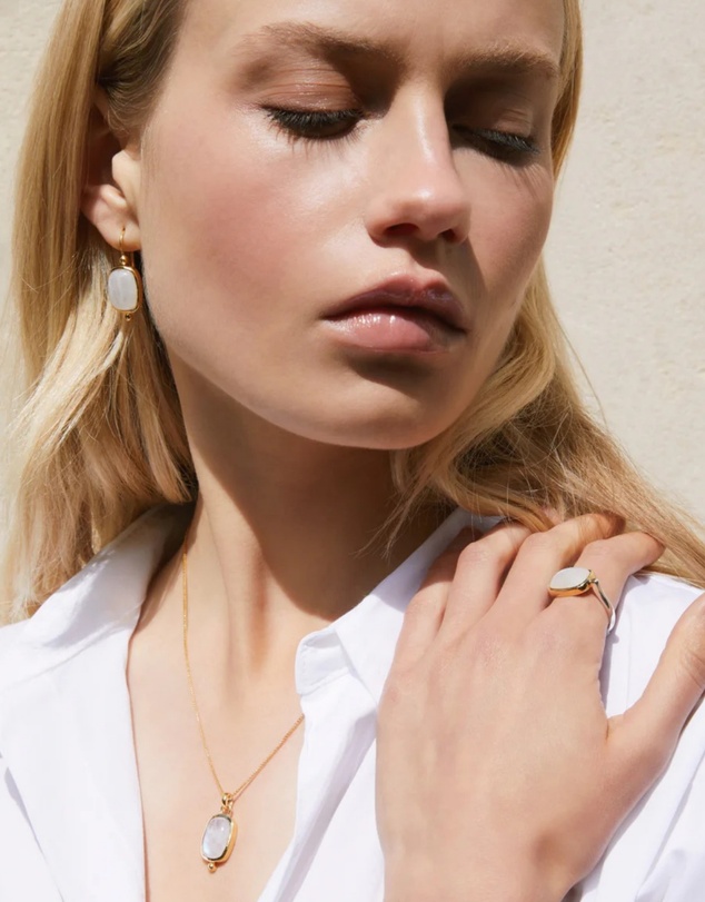 Najo - Fleur Yellow Gold Rainbow Moonstone Earrings