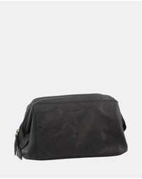 Pierre Cardin - Pierre Cardin Rustic Leather Toiletry Bag