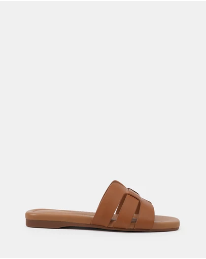 Clarks - Yara Tan