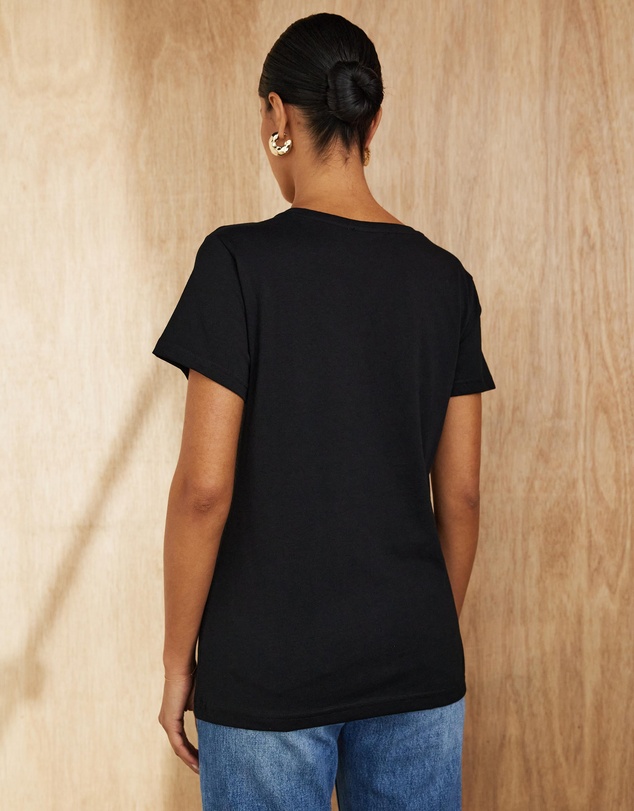 Atmos&Here - Organic Cotton V-Neck Tee