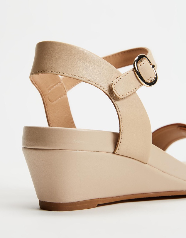 Mia Vita - Nelly Wedge Sandal - Tan