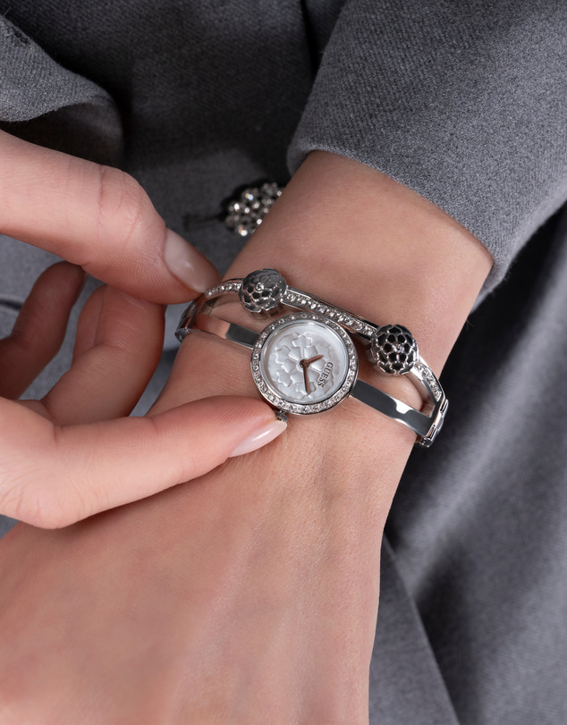 GUESS - Chloe Crystal Silver-tone Flower Bangle Watch