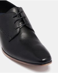 Uncut - Plant Black Leather