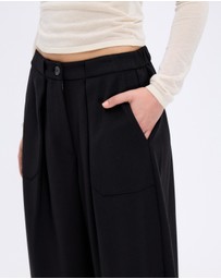 Minima Esenciales - Lowen Barrel Leg Suit Pants