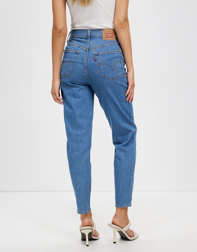 Levi's - High Waisted Mom Jeans