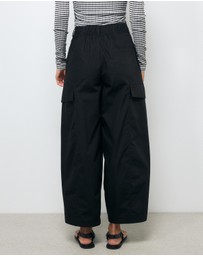 AERE - Organic Cotton Cargo Barrel Pants