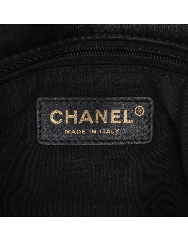 Pre-Loved by Azura Reborn - Pre-Loved chanel Chanel 19 Crossbody Quilted Lambskin