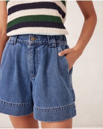 Ceres Life - Billie Pleat Front Short