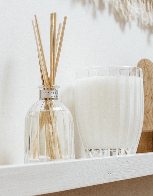 Peppermint Grove - Vanilla Caramel Large Candle - 370g