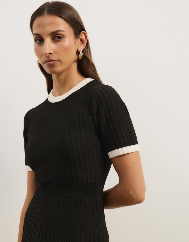 Atmos&Here - Kendra Contrast Knit Midi Dress