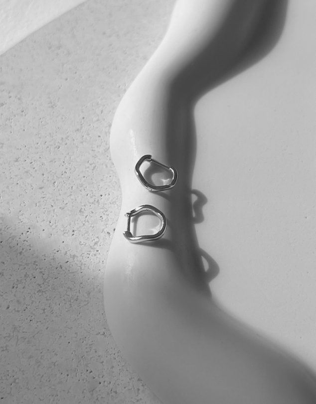 SAINT VALENTINE - Vera Wave Huggies - Silver
