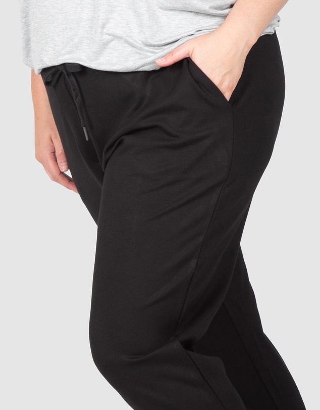Love Your Wardrobe - Isla Knit Ponte Crop Pants