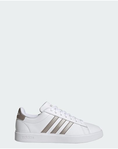Cloud White / Platinum Metallic / Platinum Metallic