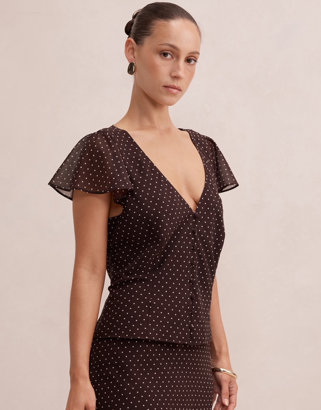 Forever New Petite - Daphne Petite Flutter Sleeves Blouse