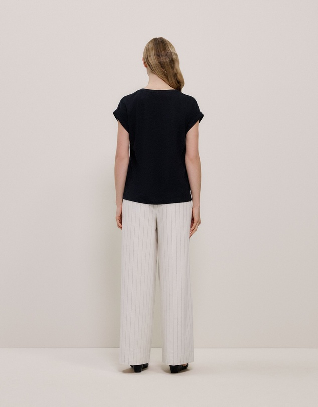 Trenery - Linen Cotton V Neck T-shirt in Black