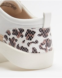 Vionic - Winny Lace-Up Casual Sneaker - White Leopard