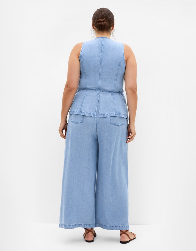 City Chic - Plus size Evani Soft Denim Vest - light wash