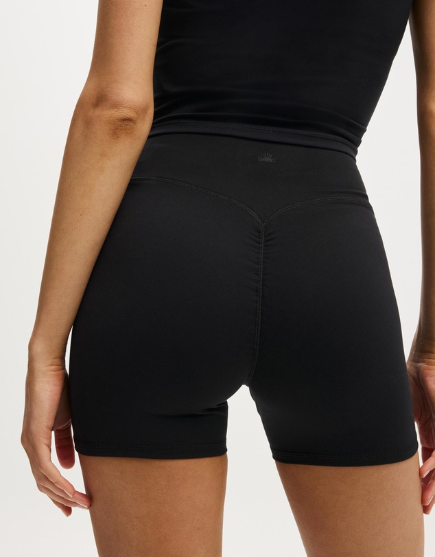 Cotton On Body Active - Ultra Soft Invisible Scrunch Shortie Shorts