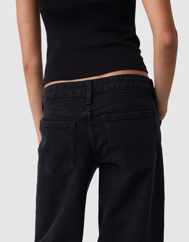 GAP - Low Rise Stride Jeans
