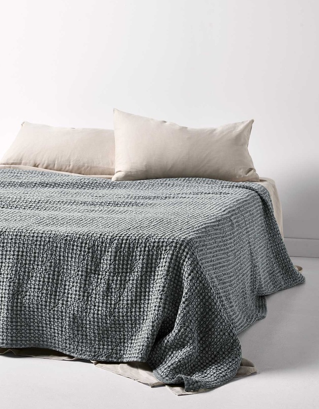 Aura Home - Waffle Bed Cover