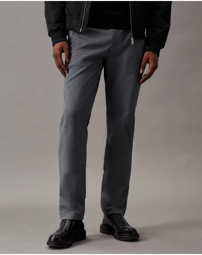 Calvin Klein - Slim Chinos