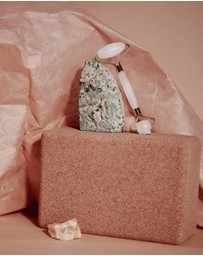 The Seeke - Rock Quartz Face Roller