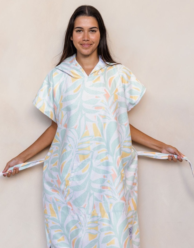 Sky Gazer - Poncho- Hervey